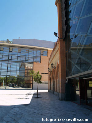 Plaza de Armas shopping center and hotel