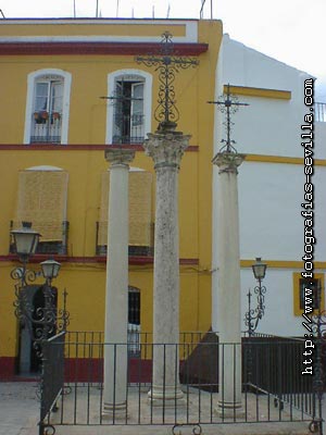 Seville, Cruces Square