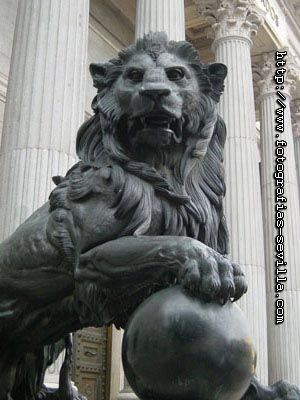 Madrid, The lions from the Chamber of Deputies