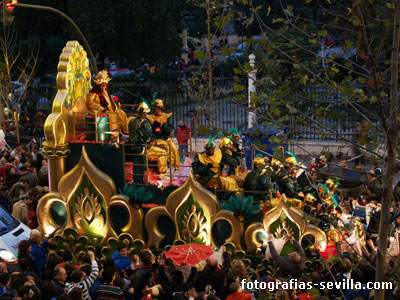 Carroza del rey Baltasar en la Cabalgata de Reyes de Sevilla