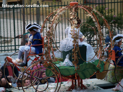 Detalle de la Carroza de la Cenicienta, Cabalgata de los Reyes Magos de Sevilla