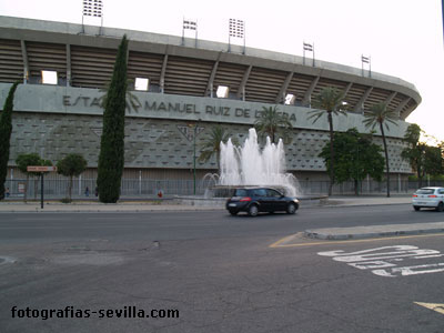 Estadio Manuel Ruiz de Lopera, gradas del fondo