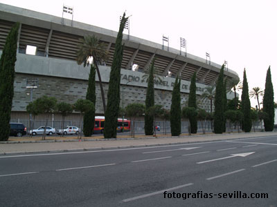 Avenida de la Palmera y Estadio Manuel Ruiz de Lopera