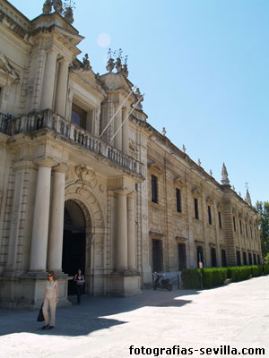 Portada del lado oeste, Universidad de Sevilla