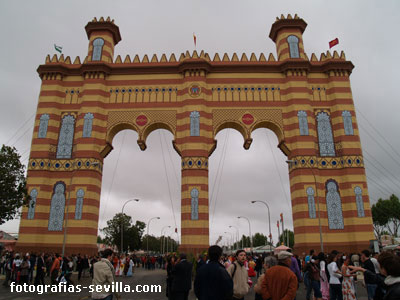 Portada del año 2008 de la Feria de abril de Sevilla de día