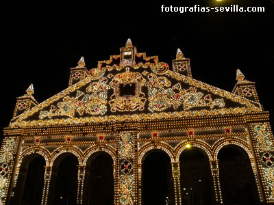 Portada del año 2009 de la Feria de abril de Sevilla por la noche