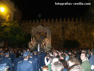 La Candelaria delante del Alcázar, Semana Santa de Sevilla