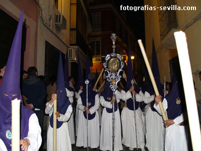 Insignia de la Hermandad de las Aguas, Semana Santa de Sevilla