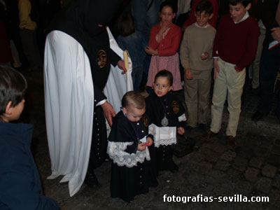 Monaguillos de la Semana Santa de Sevilla