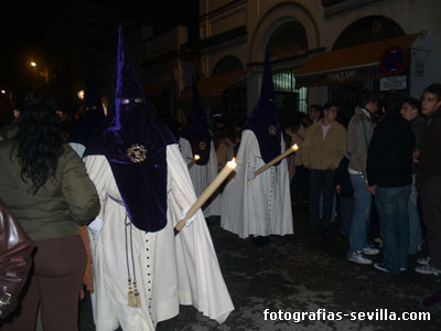 Nazareno de cristo de la Hermandad de la Macarena, Semana Santa de Sevilla