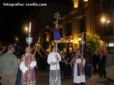 Cruz parroquial de la Semana Santa de Sevilla