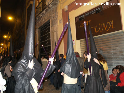 Nazarenos del Silencio, Semana Santa de Sevilla