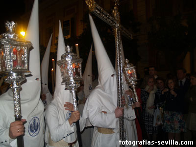 Cruz de Guía de la Candelaria, Semana Santa de Sevilla
