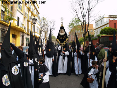 Tramos de nazarenos de Santa Genoveva, Semana Santa de Sevilla